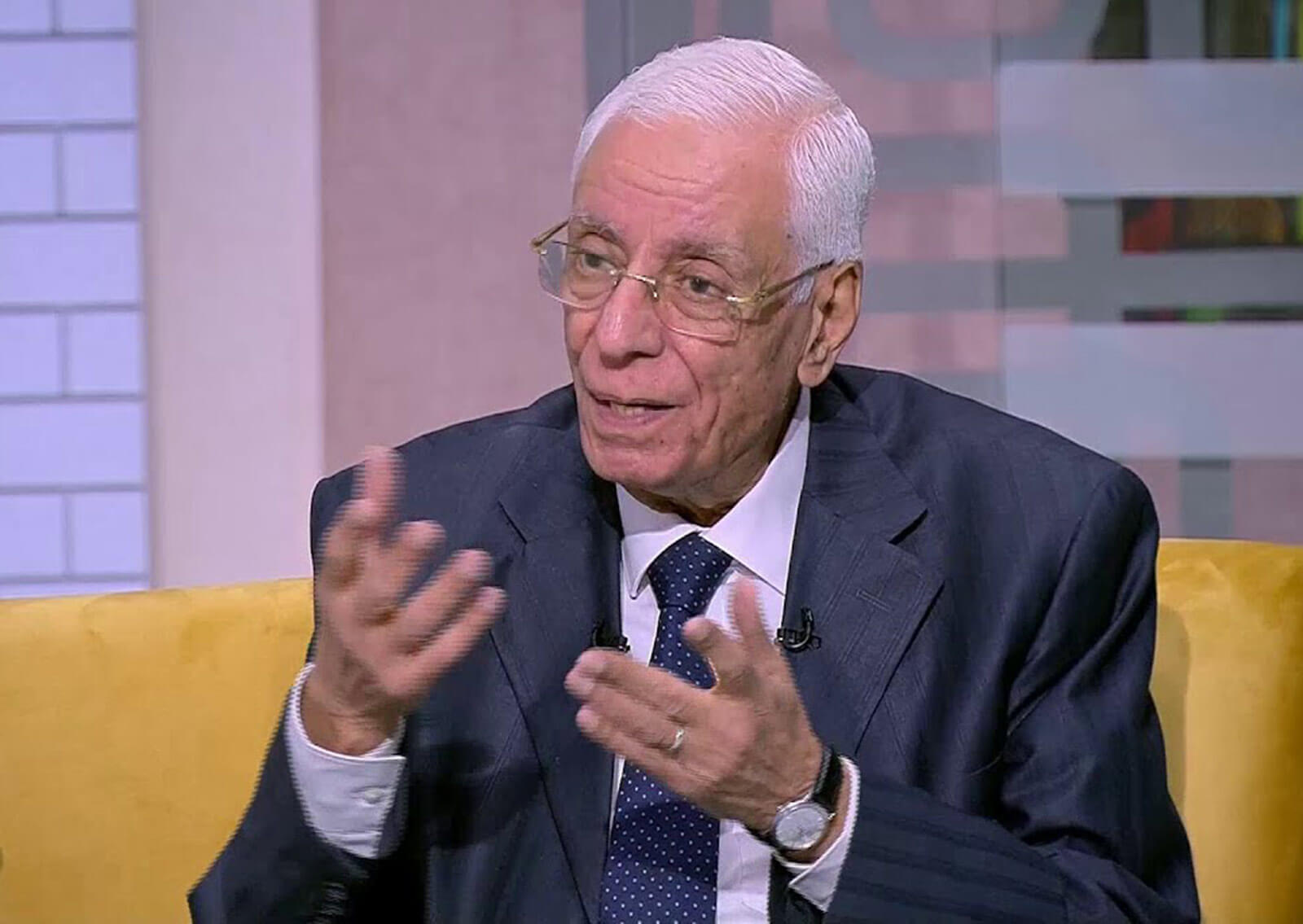 أ.د / حسام موافي