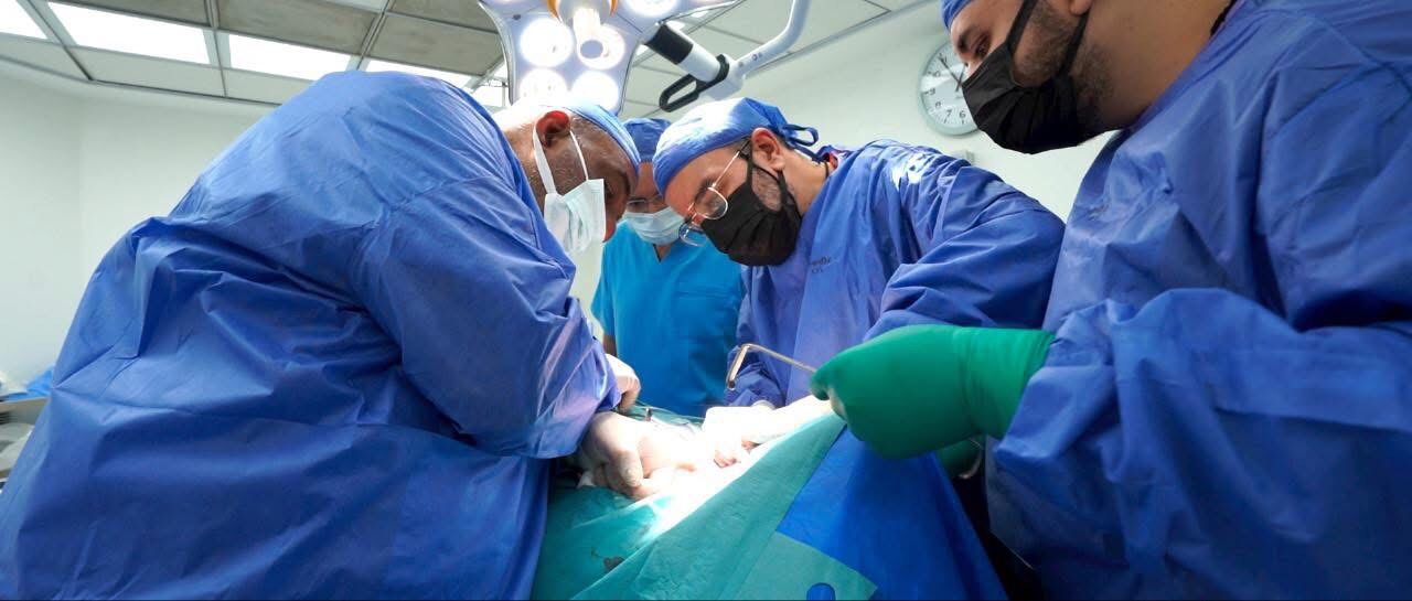 إنجاز طبي بمعهد ناصر.. عمليات معقدة بمشاركة الخبير العالمي أحمد حلاوة